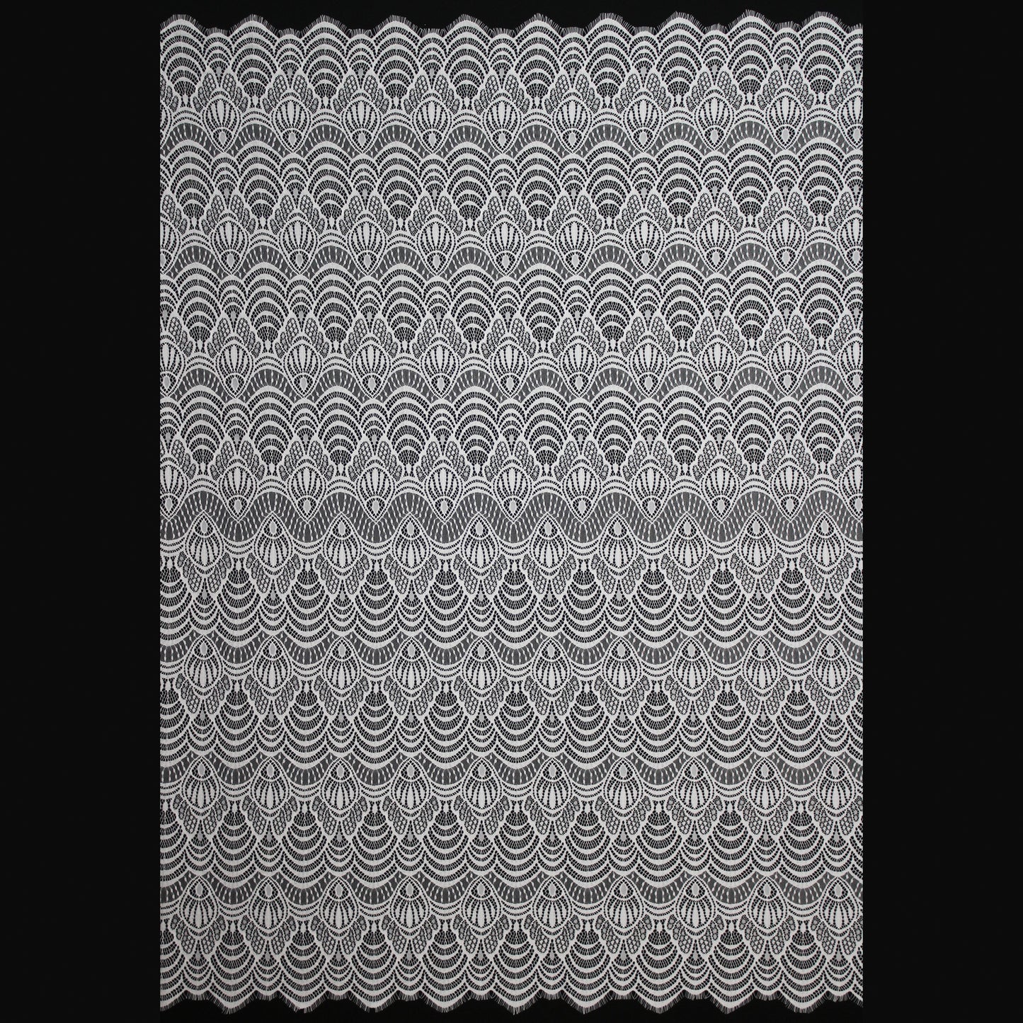 Pizzo Chantilly | Motivo Astratto ad Archi | Doppio Smerlo | H 140 cm | FW2995