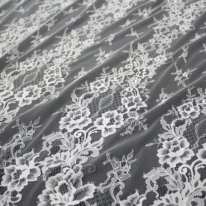 Pizzo Chantilly | Motivo Floreale a Bande Verticali | Doppio Bordo Alto Arabesco | H 150 cm | FW2483