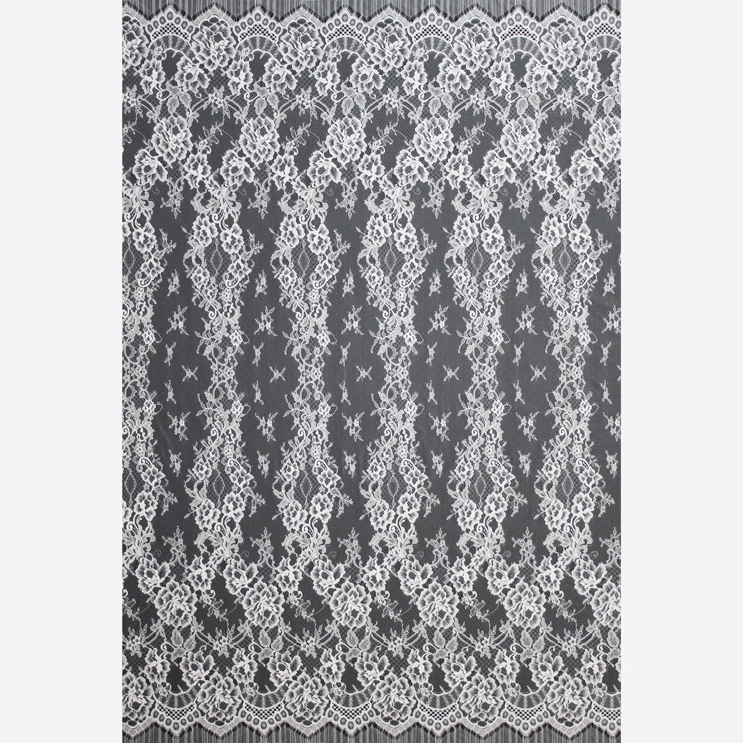 Pizzo Chantilly | Motivo Floreale a Bande Verticali | Doppio Bordo Alto Arabesco | H 150 cm | FW2483
