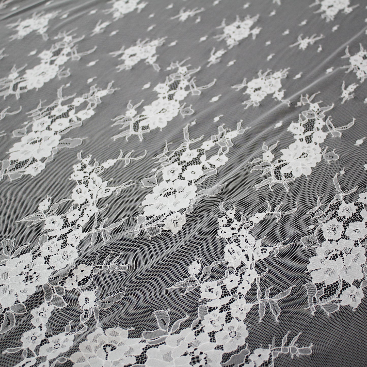 Pizzo Chantilly | Motivo Floreale | Doppio Bordo Alto Ramage di Fiori | H 140 cm | FW854