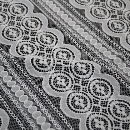 Pizzo Chantilly | Motivo Geometrico a Bande Verticali | Doppio Smerlo | H 140 cm | FW3485