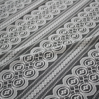 Pizzo Chantilly | Motivo Geometrico a Bande Verticali | Doppio Smerlo | H 140 cm | FW3485