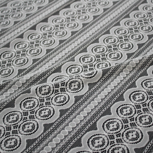 Pizzo Chantilly | Motivo Geometrico a Bande Verticali | Doppio Smerlo | H 140 cm | FW3485