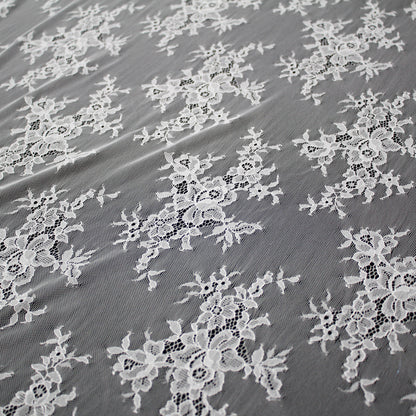 Pizzo Chantilly Ombré | Tralci di Fiori Sparsi | Doppio Bordo Floreale Medio | H 150 cm | FW1965