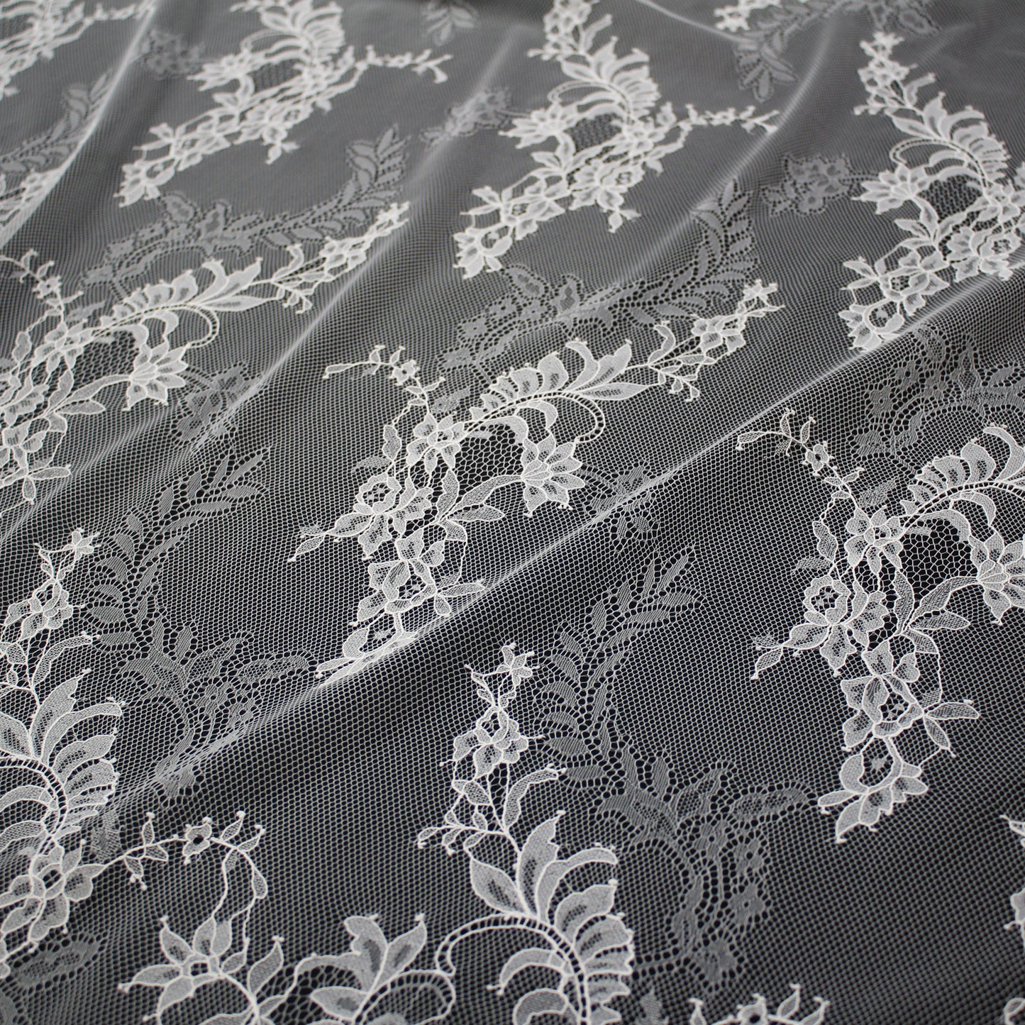 Pizzo Chantilly | Ramage di Fiori | Doppio Bordo Alto | H 150 cm | FW4266