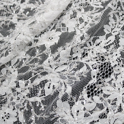 Pizzo Chantilly Tinta Unita con Ricamo di Paillettes e Coralli