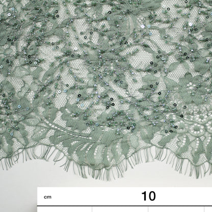 Pizzo Chantilly Tinta Unita con Ricamo di Paillettes e Coralli