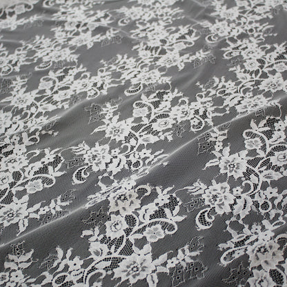Pizzo Chantilly | Ricamo Ramage di Fiori a Zig Zag Verticale | Doppio Bordo Medio | H 150 cm | FW4107