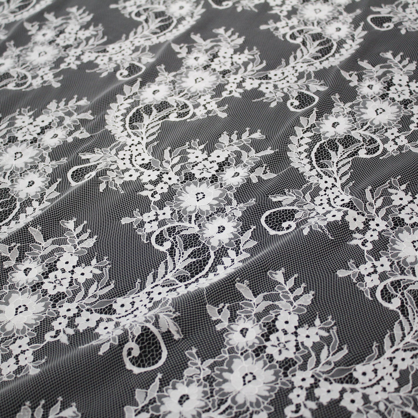 Pizzo Chantilly | Tralci di Fiori | Doppio Bordo Ramage Floreale e Paisley | H 150 cm | FW4262