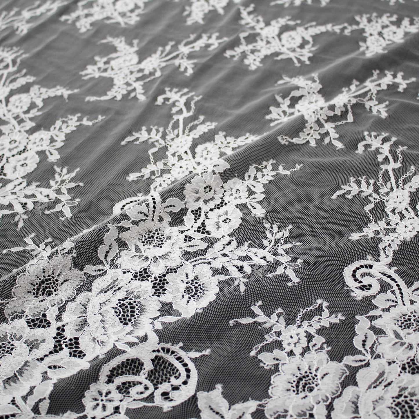 Pizzo Chantilly | Tralci di Fiori | Doppio Bordo Alto Floreale e Paisley | H 140 cm | FW1349