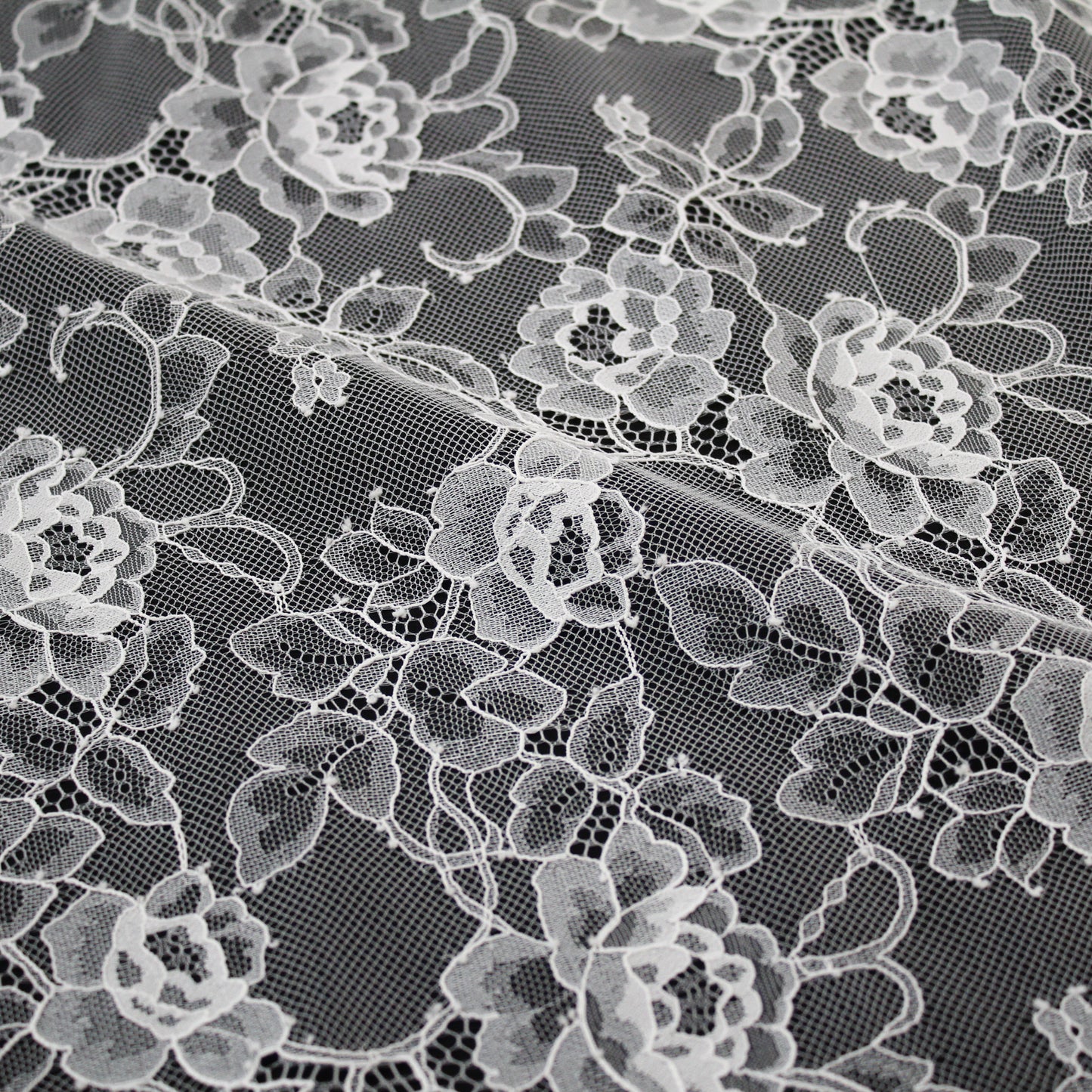 Pizzo Chantilly | Tralci di Fiori e Rose | Doppio Smerlo | H 150 cm | FW4156