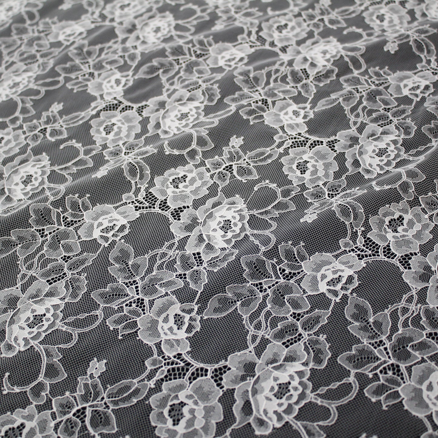 Pizzo Chantilly | Tralci di Fiori e Rose | Doppio Smerlo | H 150 cm | FW4156