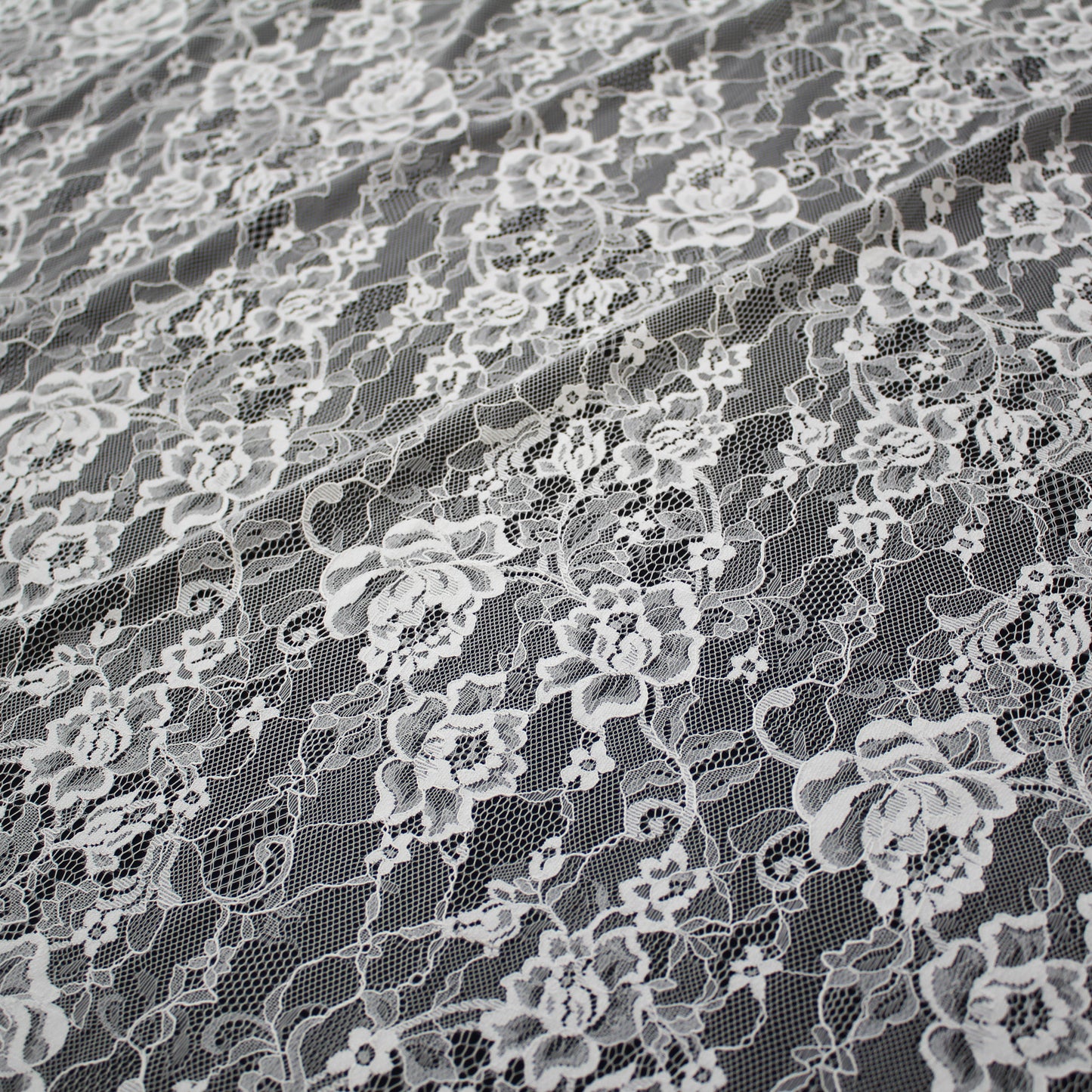 Pizzo Chantilly | Tralci di Rose e Fiori | Doppio Smerlo | H 150 cm | FW4194