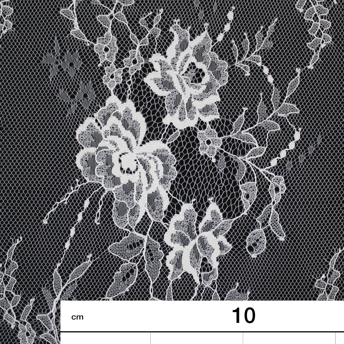 Chantilly Lace | Floral Trio Motif | Double Medium Floral and Paisley Border | H 150 cm | FW4271