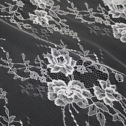 Chantilly Lace | Floral Trio Motif | Double Medium Floral and Paisley Border | H 150 cm | FW4271