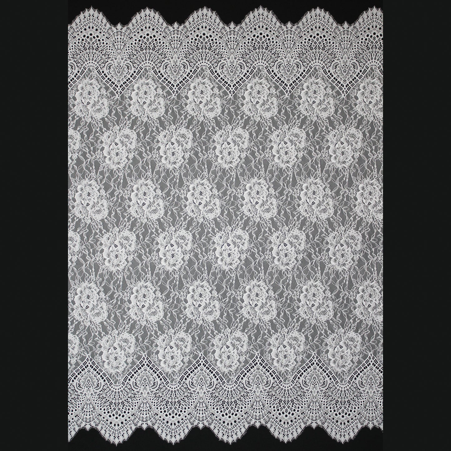 Pizzo Chantilly | Tris di Fiori Grandi | Doppio Smerlo Alto Arabesco | H 140 cm | FW3696