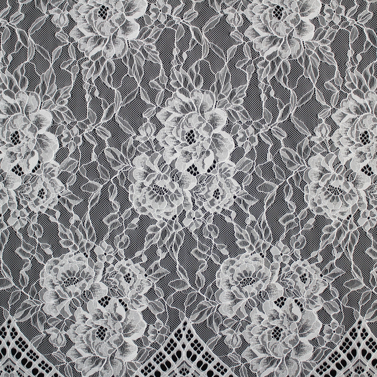 Pizzo Chantilly | Tris di Fiori Grandi | Doppio Smerlo Alto Arabesco | H 140 cm | FW3696