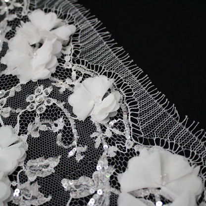 Pizzo Francese Alta Moda | Pizzo Ricamato Sposa a Campo Pieno con Paillettes, Perline, Strass, Motivo Coppie di Fiori, Paisley e Doppio Smerlo | FRI3521