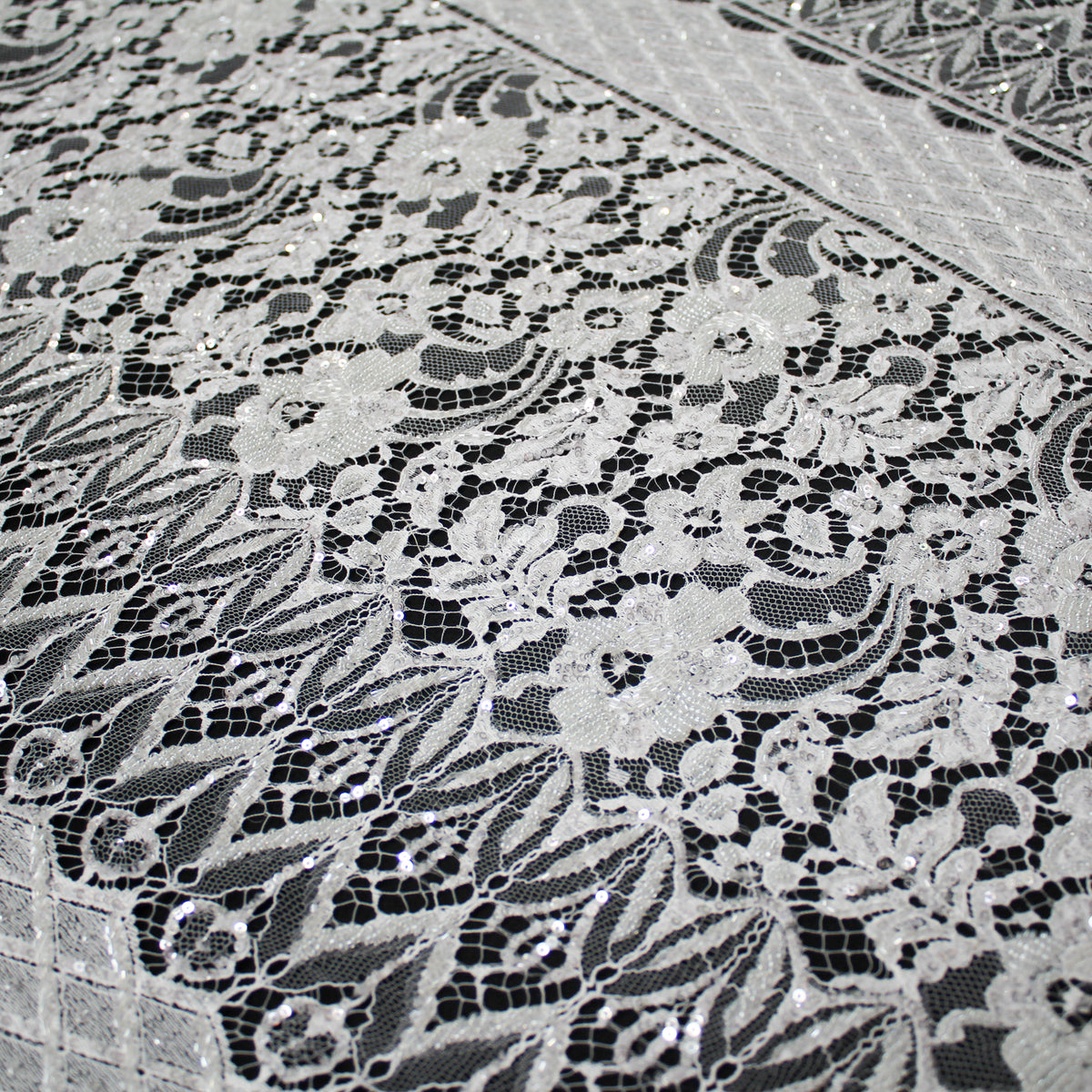 Pizzo Francese Alta Moda | Pizzo Ricamato Sposa con Corallini, Paillettes, Bande Orizzontali Alternate, Motivo Floreale e Doppio Bordo | FRI2765