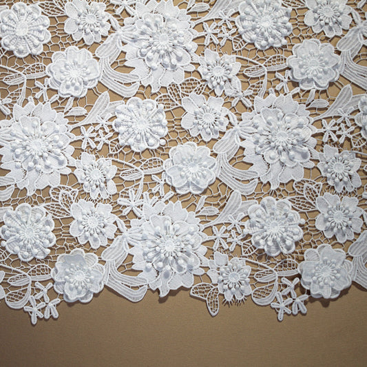 Pizzo Macramé con fiori a rilievo