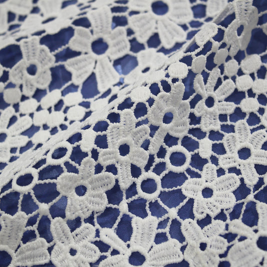 Pizzo Macramè con Fiori a Campo Pieno Sposa