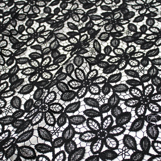 Macramé Lace with Flowers
