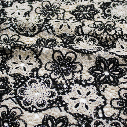 Pizzo Macramè con Motivo Floreale Bianco e Nero