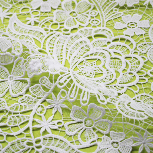 Macramé Lace with Floral Motif