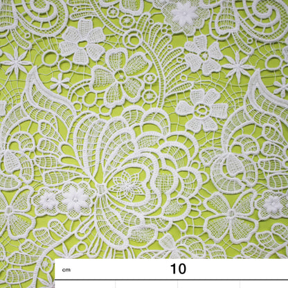 Macramé Lace with Floral Motif
