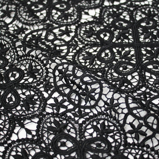 Macramé Lace with Rosette Motif