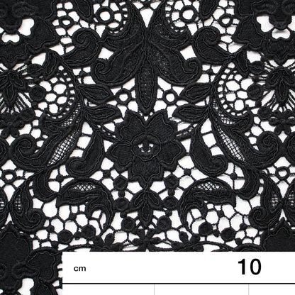 Pizzo Macramè Ricamato e Rebrodato con Fiori