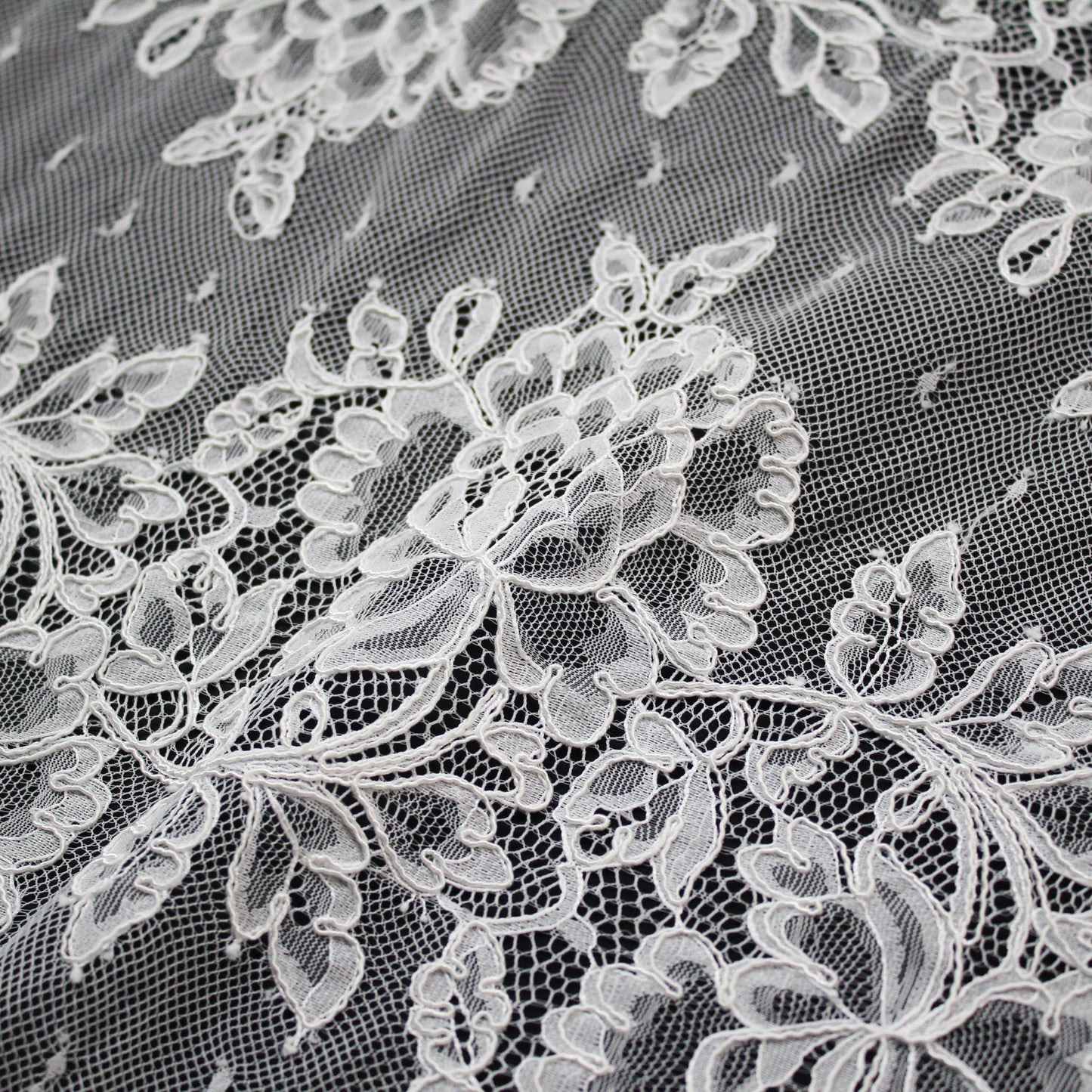 Re-embroidered Lace | Horizontal Zigzag Bands with Large Flowers | Double Border | H 140 cm | FSW4311