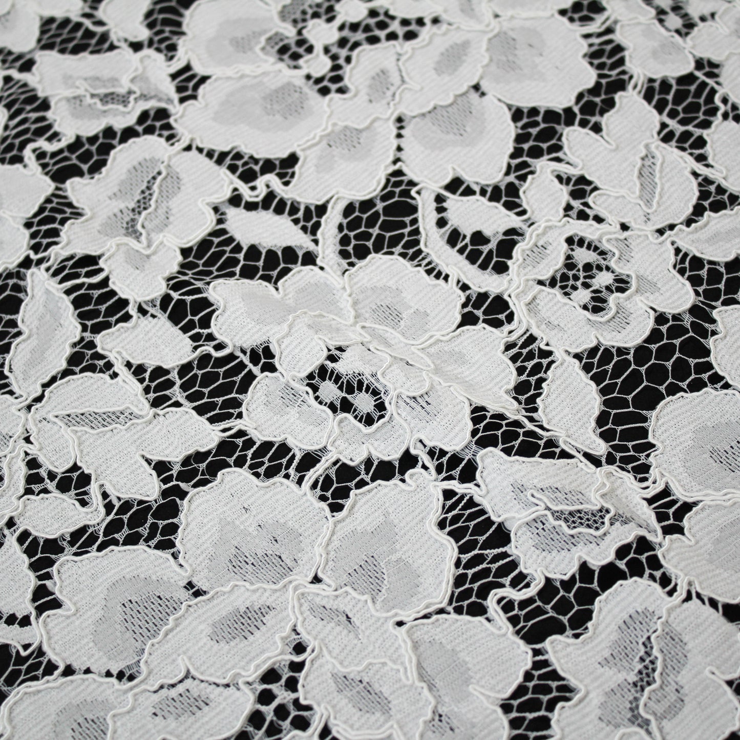 Filet Re-embroidered Lace | Full-Field Large Flowers | Double Scalloped Edge | H 145 cm | FSW4351