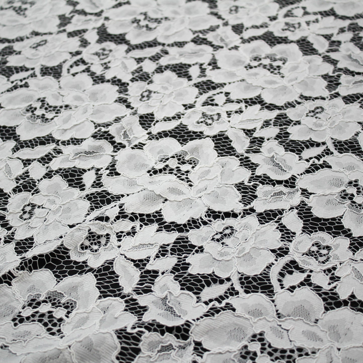 Filet Re-embroidered Lace | Full-Field Large Flowers | Double Scalloped Edge | H 145 cm | FSW4351