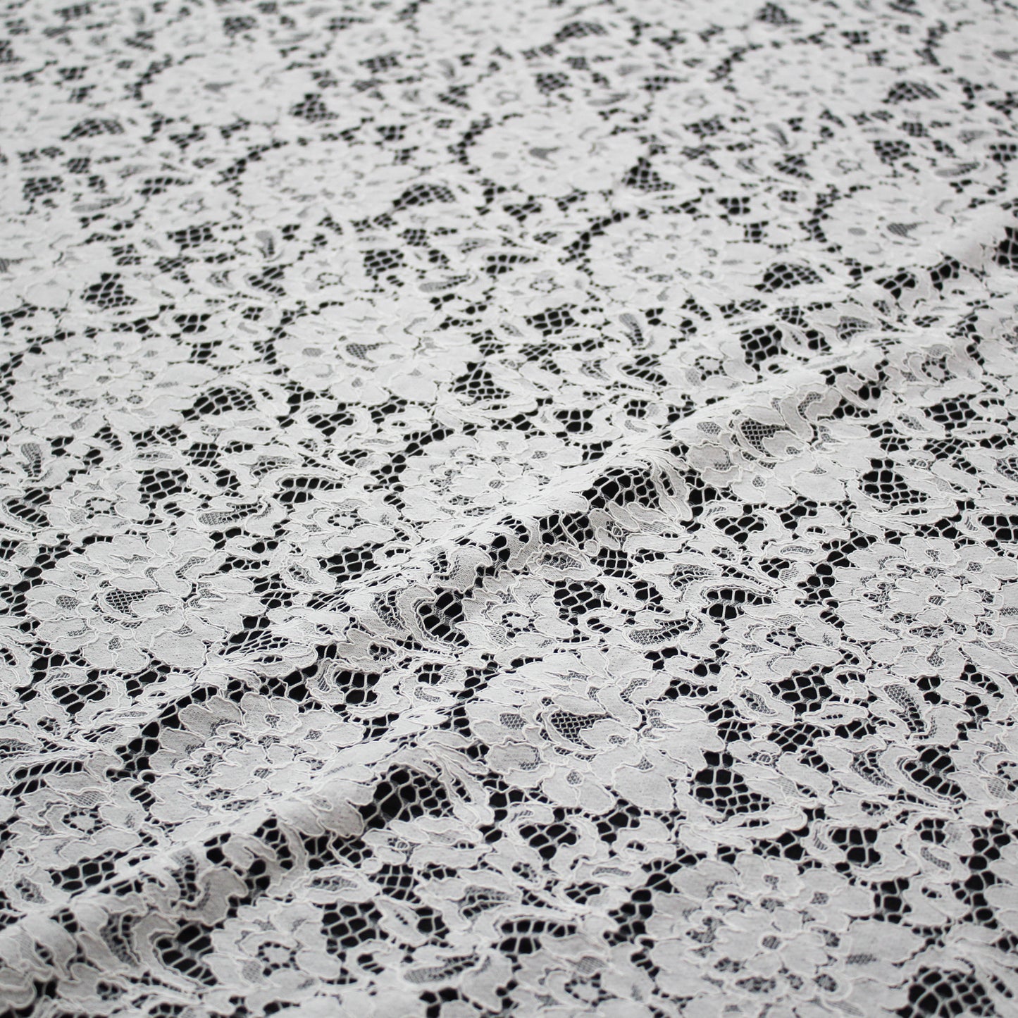 Re-embroidered Filet Lace | All-over Natural Pattern | Double Scalloped Edge | H 160 cm | FSW3517