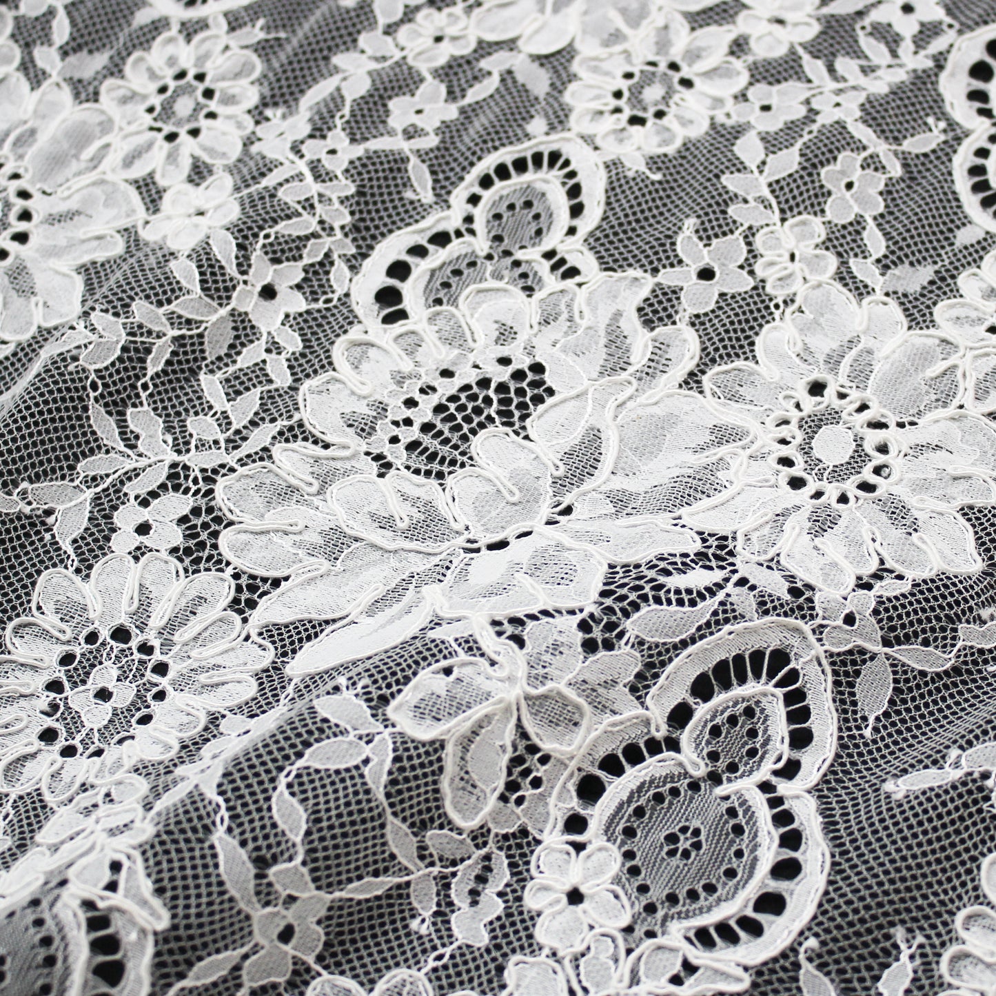Re-embroidered Lace | Large Flowers | Double Scalloped Edge | H 135–140 cm | FSW3894