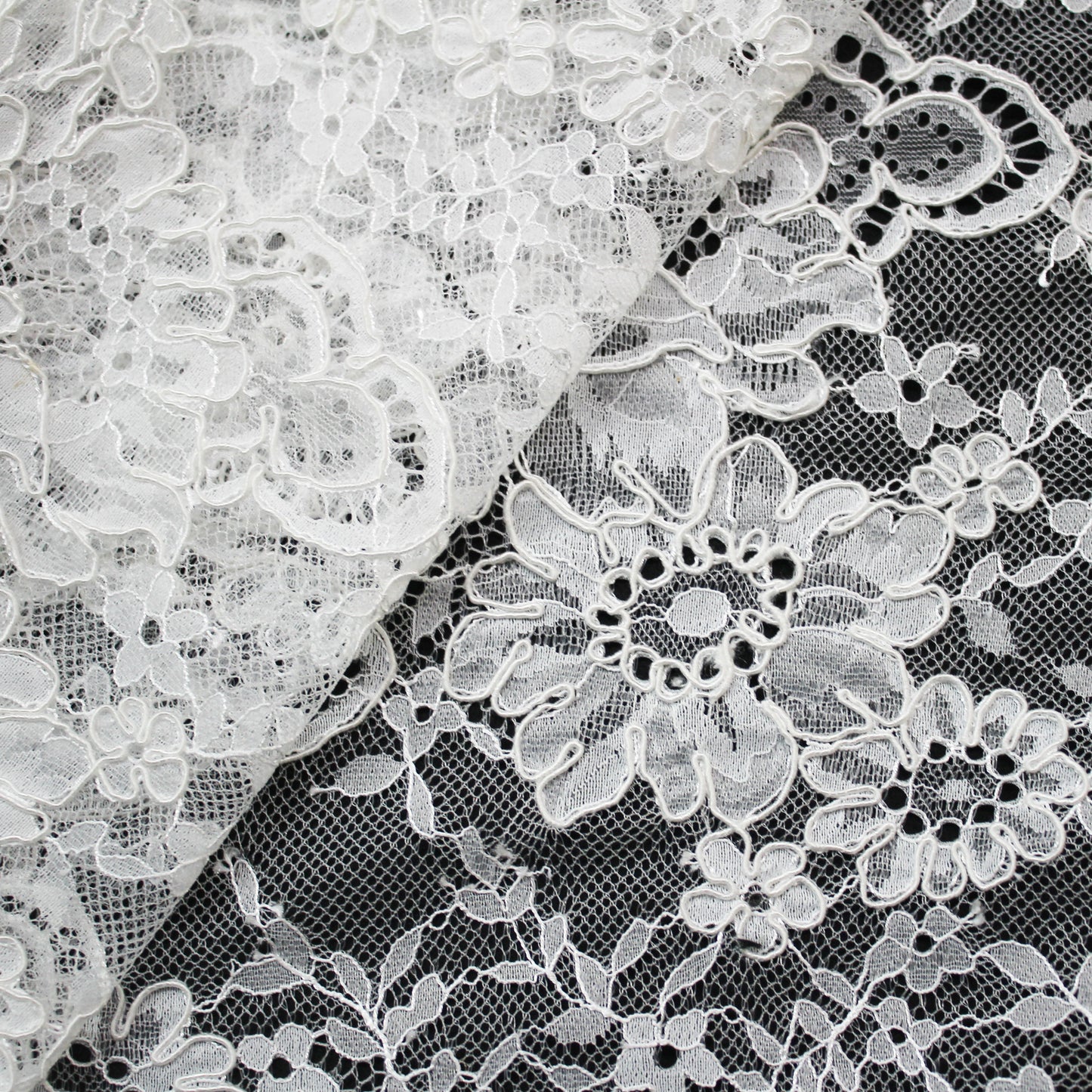Re-embroidered Lace | Large Flowers | Double Scalloped Edge | H 135–140 cm | FSW3894