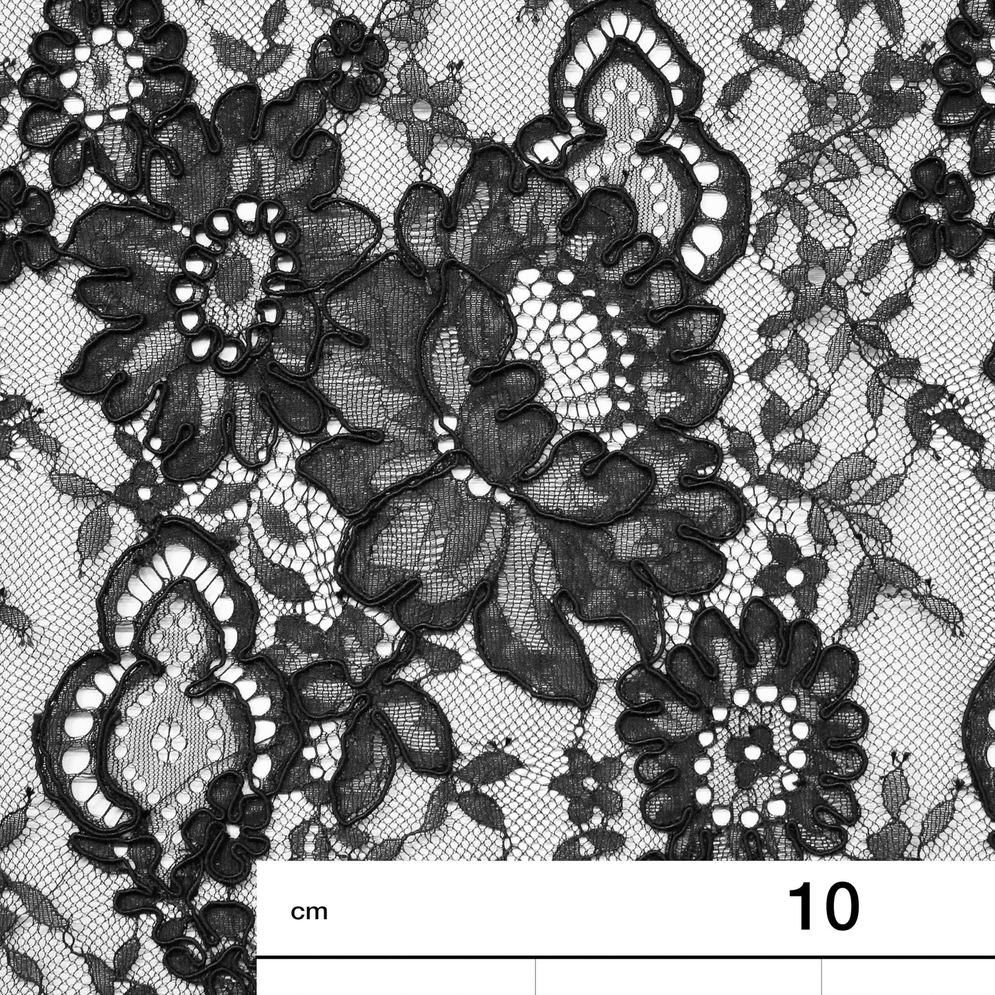 Re-embroidered Lace | Large Flowers | Double Scalloped Edge | H 135–140 cm | FSW3894