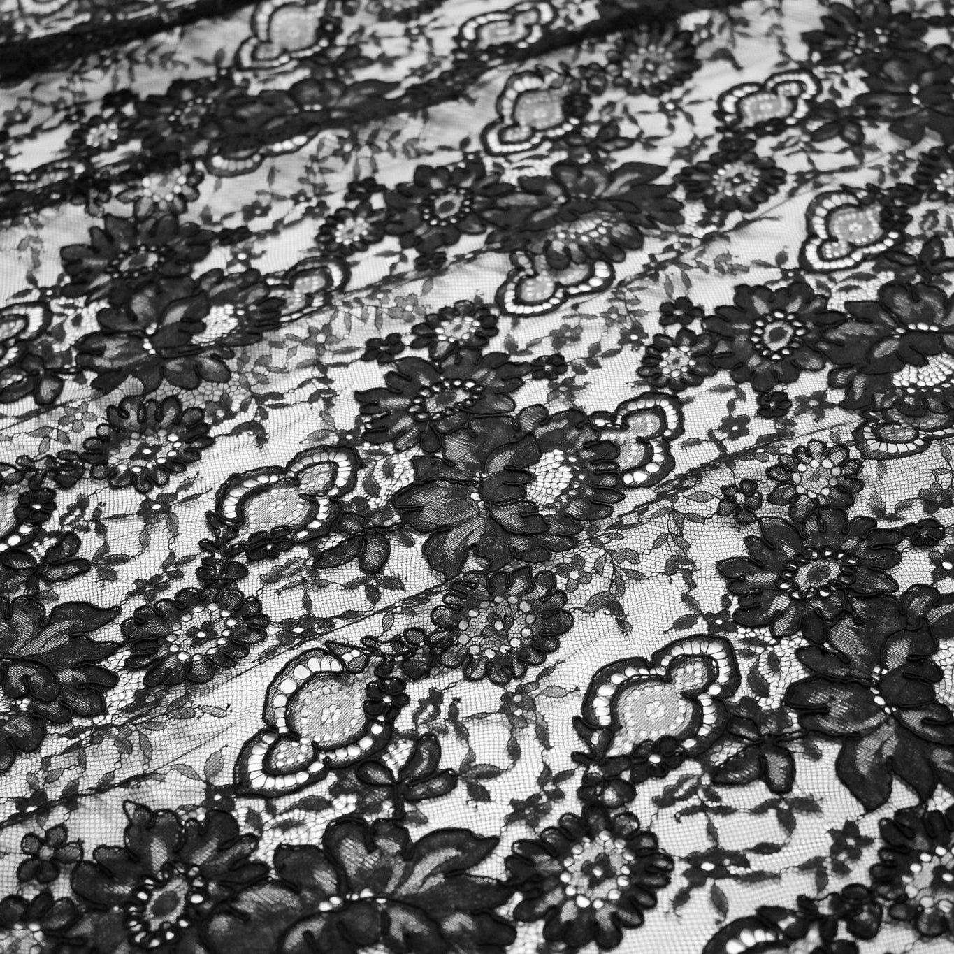 Re-embroidered Lace | Large Flowers | Double Scalloped Edge | H 135–140 cm | FSW3894