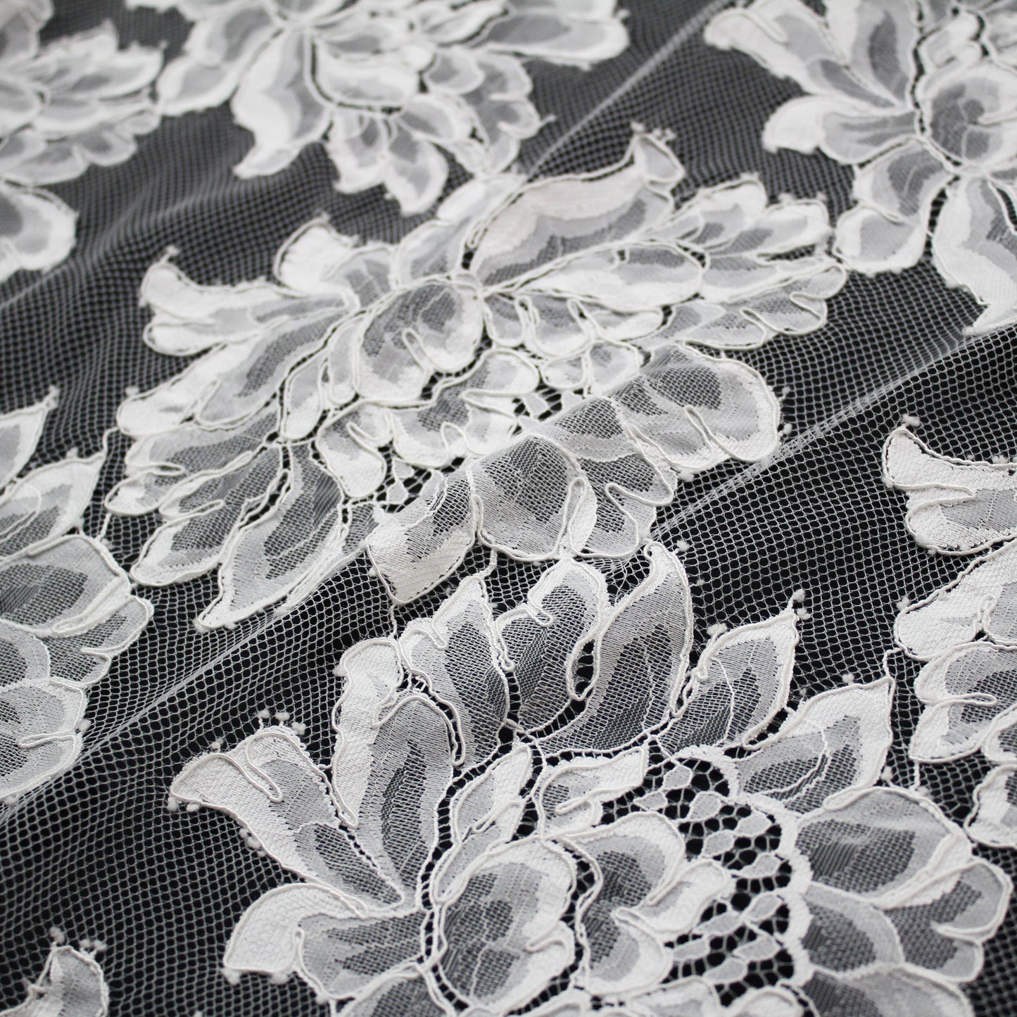 Re-embroidered Lace | Large Flowers | Double Scalloped Edge | H 150 cm | FSW4280