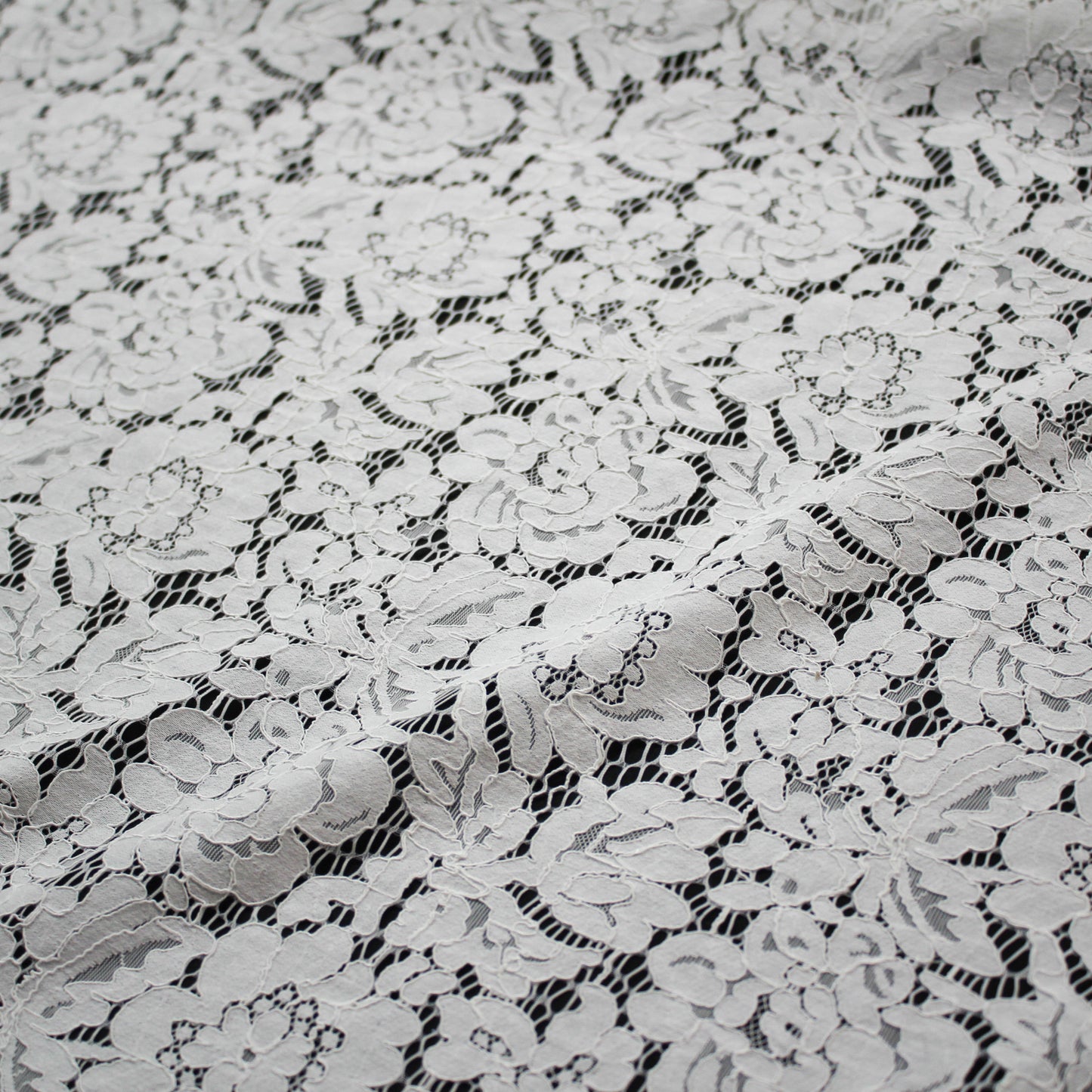 Re-embroidered Lace | Large Flowers & Leaves | Double Scalloped Edge | H 145–150 cm | FSW3516