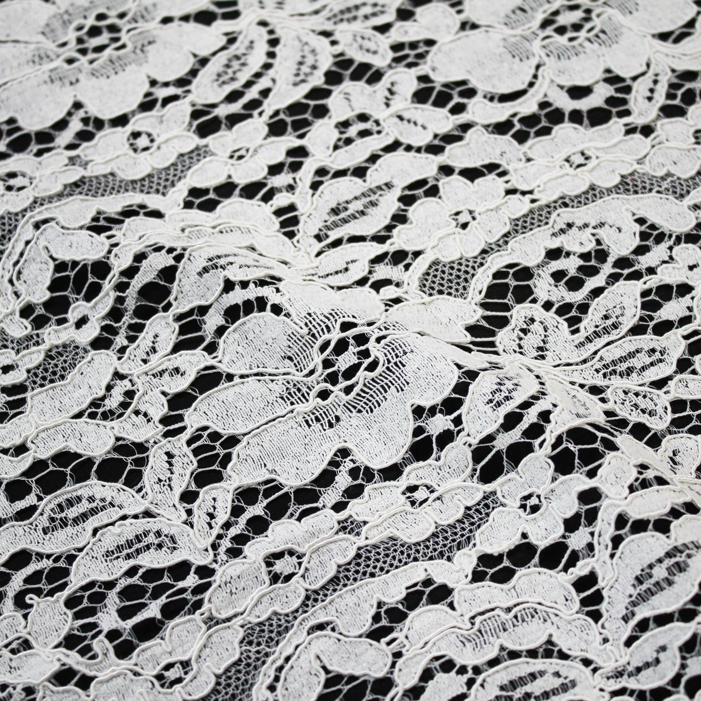 Re-embroidered Lace | Small & Large Flowers | Double Scalloped Edge | H 140 cm | FSW4155