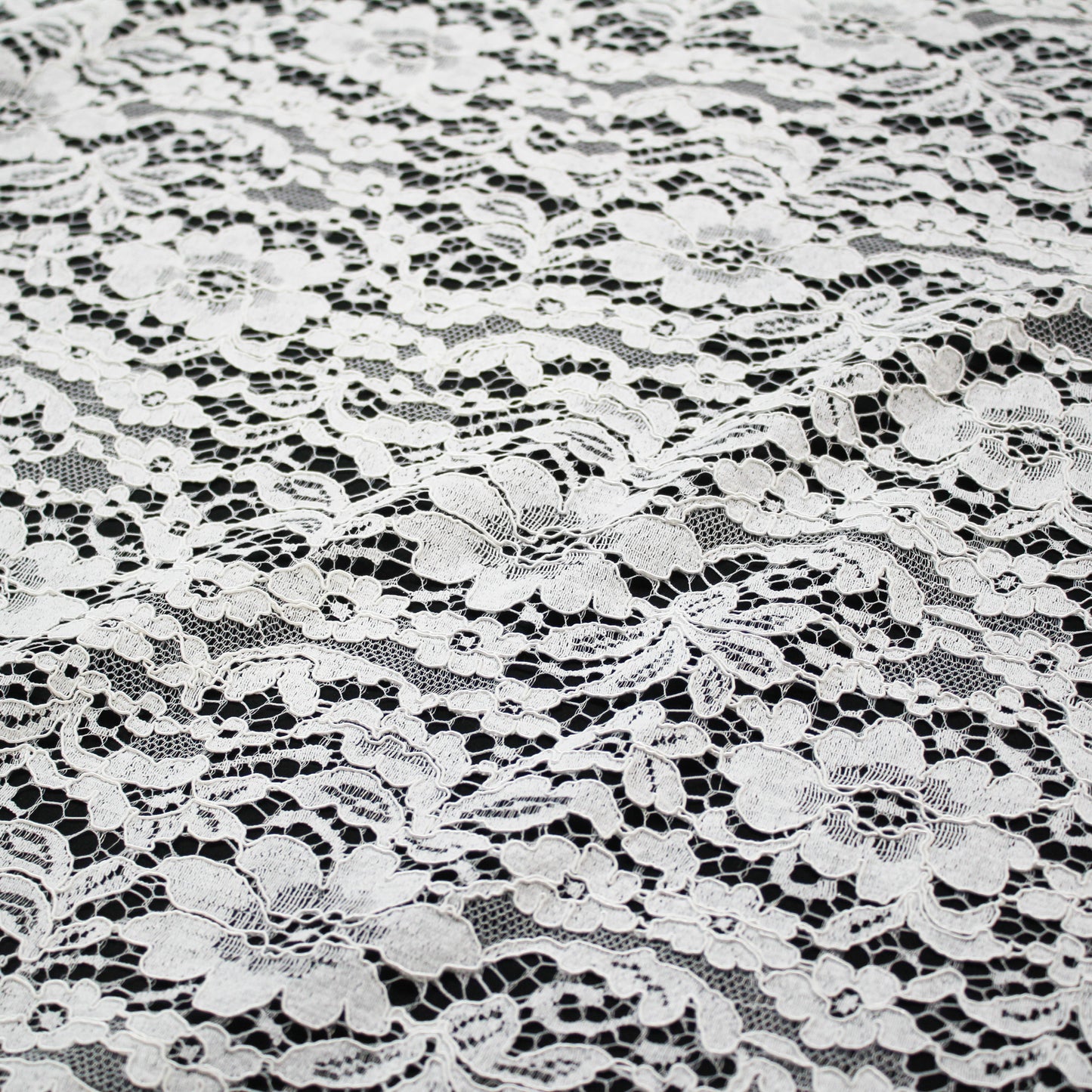 Re-embroidered Lace | Small & Large Flowers | Double Scalloped Edge | H 140 cm | FSW4155