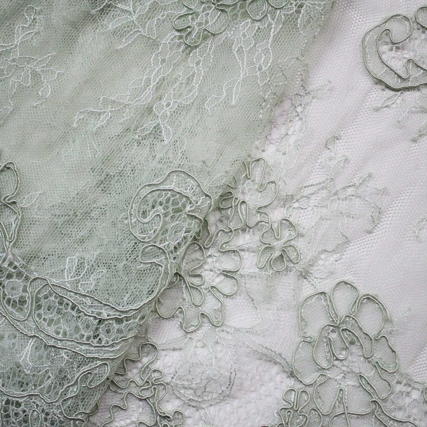 Re-embroidered Lace | Small Floral Bouquets | Double Floral & Paisley Border | H 130 cm | FSW2971