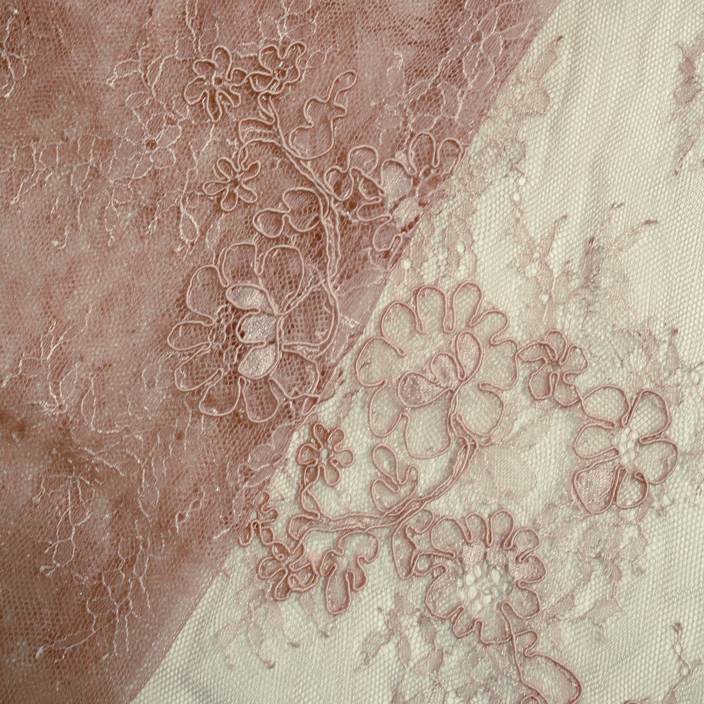 Re-embroidered Lace | Small Floral Bouquets | Double Floral & Paisley Border | H 130 cm | FSW2971