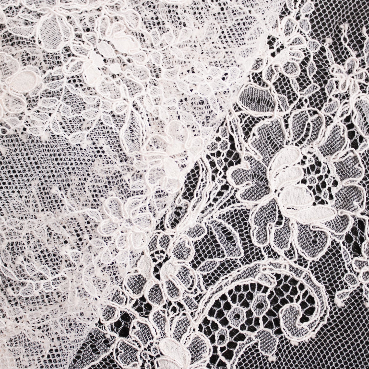 Re-embroidered Lace | Small Floral Bouquets | Double Floral & Paisley Border | H 130 cm | FSW2971
