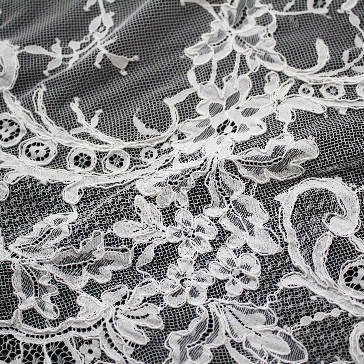 Re-embroidered Lace | Rose Bouquets | High Floral Branch & Paisley Border | H 140 cm | FSW2315