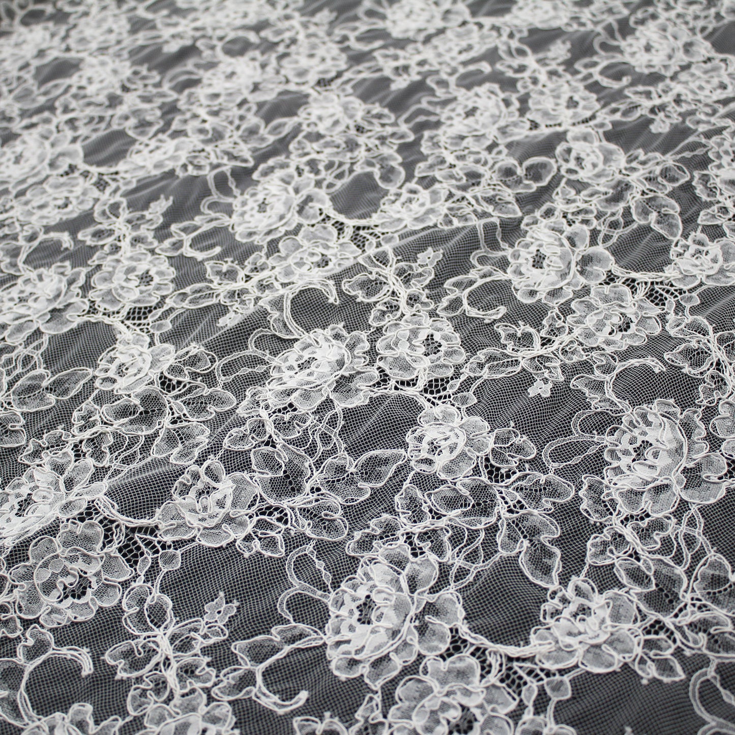 Re-embroidered Lace | All-over Floral Branches | Double Scalloped Edge | H 150 cm | FSW4261