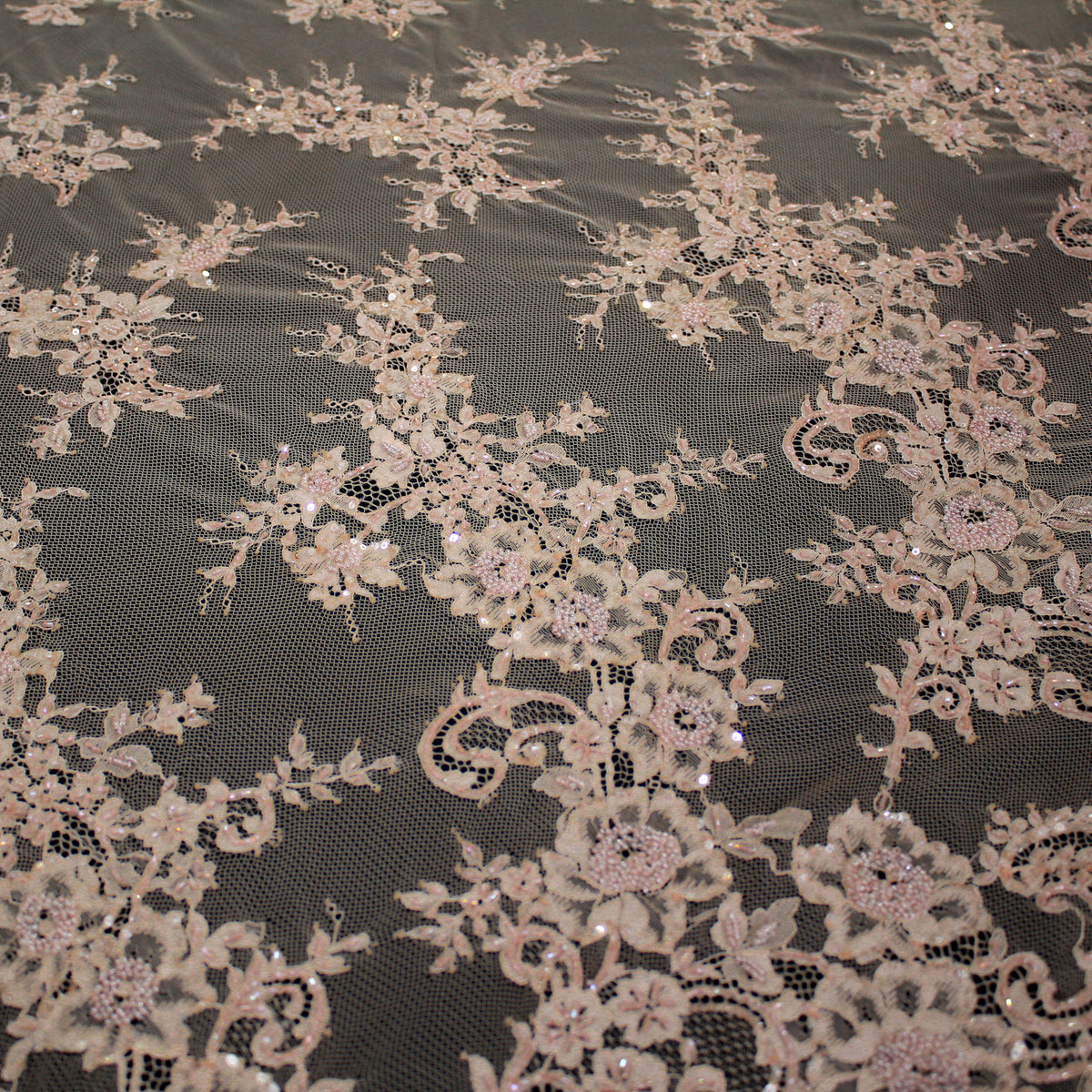 Pizzo Alta Moda | Pizzo Ricamato con Corallini, Paillettes, Ramage Floreale, Paisley e Doppio Bordo | FRI2211