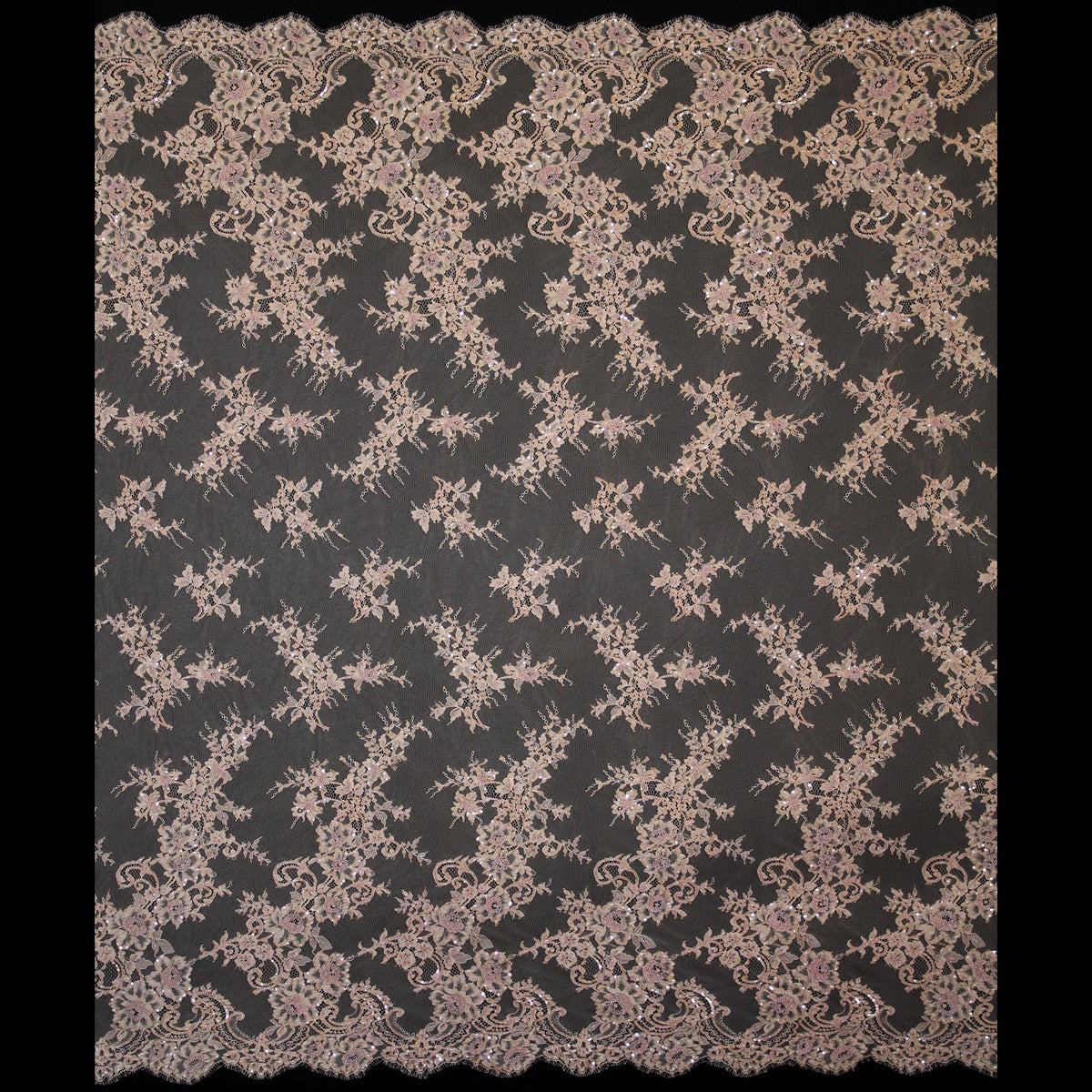 Pizzo Alta Moda | Pizzo Ricamato con Corallini, Paillettes, Ramage Floreale, Paisley e Doppio Bordo | FRI2211